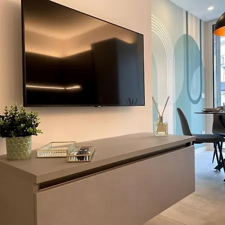 Luma Apartment: Luxurious Terrace In Skyscraper 5 Minutes From Duomo Apartman *