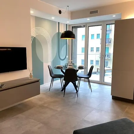 Apartman Luma Apartment: Luxurious Terrace In Skyscraper 5 Minutes From Duomo *