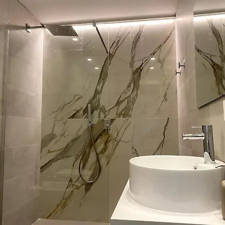 Luma Apartment: Luxurious Terrace In Skyscraper 5 Minutes From Duomo Apartman