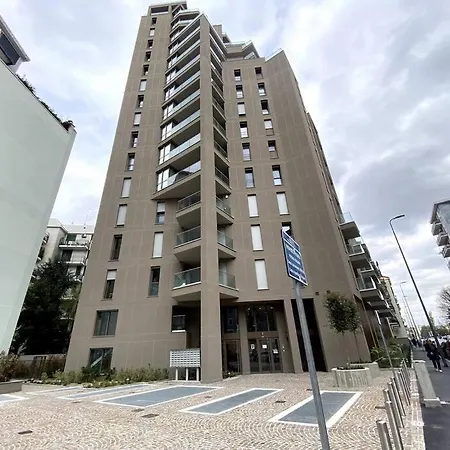 Luma Apartment: Luxurious Terrace In Skyscraper 5 Minutes From Duomo Apartman
