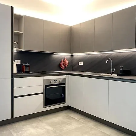 Luma Apartment: Luxurious Terrace In Skyscraper 5 Minutes From Duomo